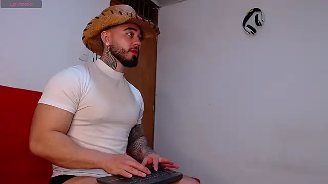 tommyblessd1 online show from November 19, 5:51 am