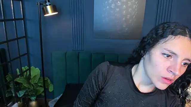 Snapshot of aliceandsia chatting on September 17, 3:08 am aliceandsia online show from September 17, 3:08 am