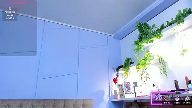 Snapshot of aliceandsia chatting on September 30, 12:21 pm aliceandsia online show from September 30, 12:21 pm