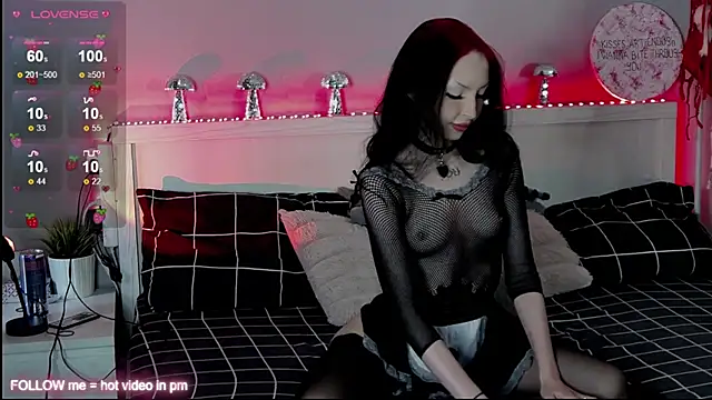 Lina Thornton  online show from September 9, 10:59 am