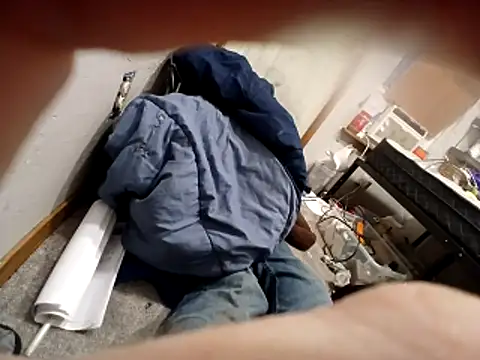 Snapshot of Hurri21 chatting on December 21, 5:58 am Hurri21 online show from December 21, 5:58 am