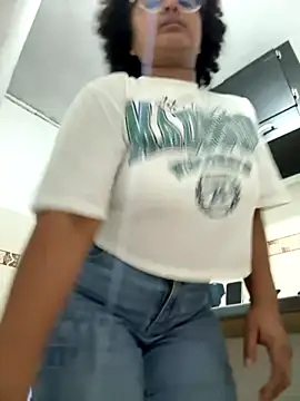 Snapshot of Rizos_hot_official chatting on November 24, 8:30 pm Rizos hot official online show from November 24, 8:30 pm