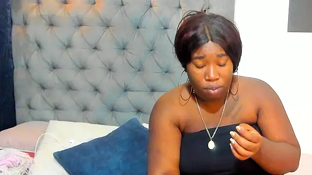 nahiroby ebony online show from February 21, 4:08 pm