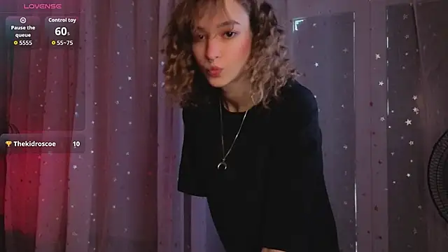 Snapshot of __grace__ chatting on October 10, 10:47 am grace online show from October 10, 10:47 am