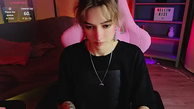 Snapshot of __grace__ chatting on October 13, 10:26 am grace online show from October 13, 10:26 am