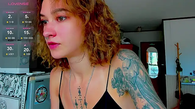 Snapshot of __grace__ chatting on December 1, 5:01 am grace online show from December 1, 5:01 am