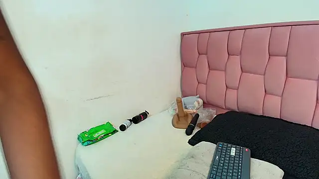 victoria aphril online show from February 19, 3:02 am