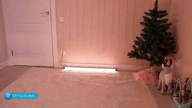 Miablueye online show from January 15, 4:00 pm