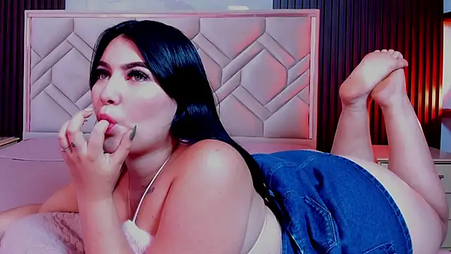 MiaaFarrel online show from October 21, 7:14 pm