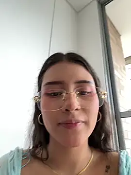 Snapshot of CatadeLuca chatting on October 3, 12:24 pm CatadeLuca online show from October 3, 12:24 pm