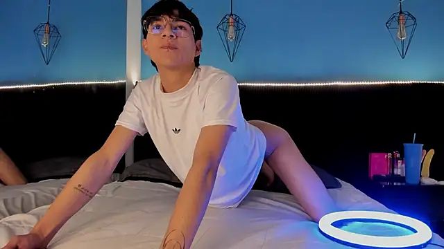 AleAurarashi online show from September 22, 11:56 am