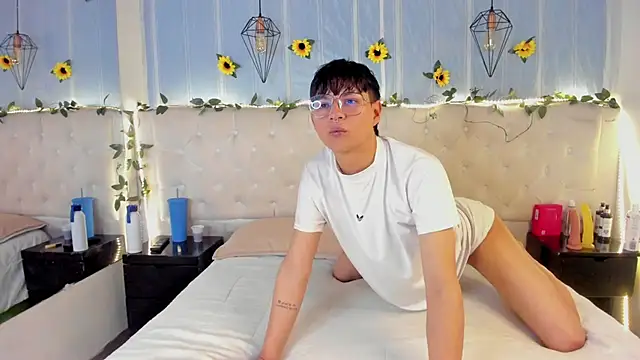 AleAurarashi online show from October 13, 7:25 pm