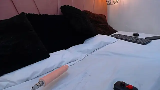 miss m1a online show from November 17, 11:27 am