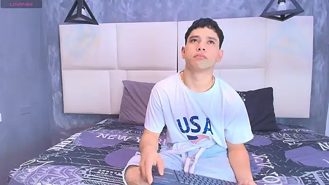 aron twink66 online show from October 4, 2:37 pm