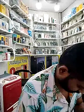 Snapshot of avi007p chatting on September 23, 11:35 am avi007p online show from September 23, 11:35 am