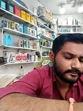 Snapshot of avi007p chatting on October 4, 9:51 am avi007p online show from October 4, 9:51 am