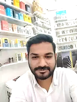 Snapshot of avi007p chatting on October 31, 8:04 am avi007p online show from October 31, 8:04 am