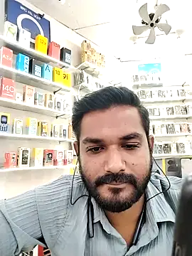 Snapshot of avi007p chatting on November 7, 11:21 am avi007p online show from November 7, 11:21 am