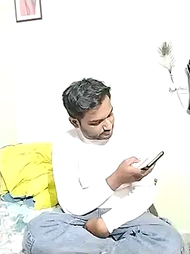 Snapshot of avi007p chatting on November 8, 7:45 pm avi007p online show from November 8, 7:45 pm