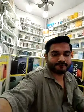 Snapshot of avi007p chatting on November 12, 11:21 am avi007p online show from November 12, 11:21 am