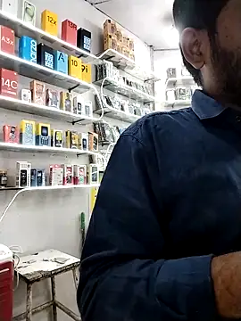 Snapshot of avi007p chatting on November 20, 1:55 pm avi007p online show from November 20, 1:55 pm