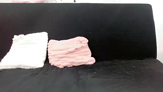 Snapshot of Emmahahaha17 chatting on September 19, 3:24 pm Emmahahaha17 online show from September 19, 3:24 pm