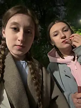 Snapshot of FroggyAnna chatting on October 6, 4:04 pm FroggyAnna online show from October 6, 4:04 pm