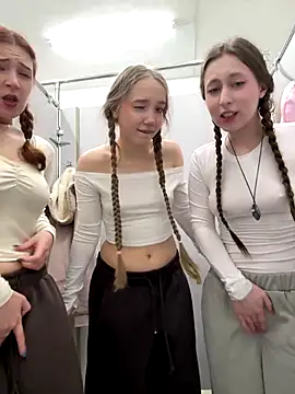 FroggyAnna online show from December 15, 6:56 pm