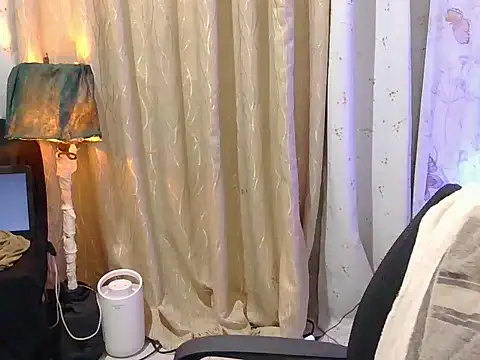 Snapshot of honeyLushess chatting on November 12, 8:59 am honeyLushess online show from November 12, 8:59 am