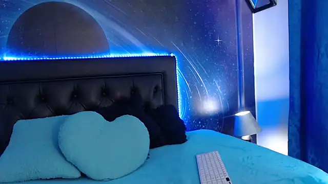 tiinaa jouns online show from November 5, 2:55 am