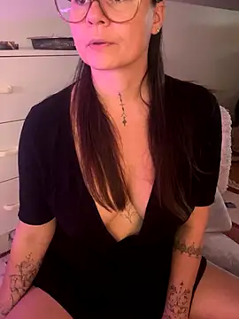 Snapshot of TheNaturalistX chatting on October 7, 11:40 am TheNaturalistX online show from October 7, 11:40 am