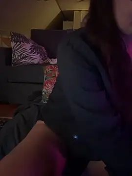 Snapshot of TheNaturalistX chatting on November 5, 7:47 pm TheNaturalistX online show from November 5, 7:47 pm