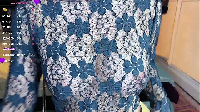 lingzi9333 online show from November 8, 12:38 pm