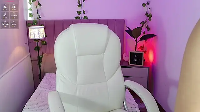 Snapshot of VioletBlacke_ chatting on November 6, 3:02 pm VioletBlacke online show from November 6, 3:02 pm