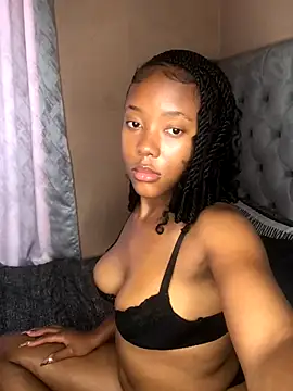 Snapshot of Sprinkle_Q chatting on September 28, 12:10 pm Sprinkle Q online show from September 28, 12:10 pm