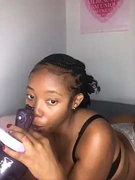 Snapshot of Sprinkle_Q chatting on October 1, 11:22 pm Sprinkle Q online show from October 1, 11:22 pm