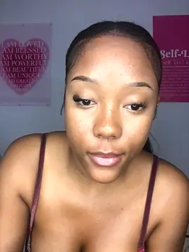 Snapshot of Sprinkle_Q chatting on October 23, 9:35 pm Sprinkle Q online show from October 23, 9:35 pm