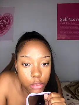 Snapshot of Sprinkle_Q chatting on October 28, 12:25 am Sprinkle Q online show from October 28, 12:25 am