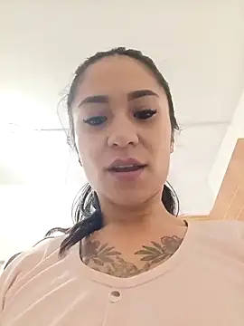 Snapshot of Liahdiaz_ chatting on October 21, 1:34 pm Liahdiaz online show from October 21, 1:34 pm