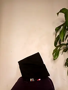 Liahdiaz  online show from December 18, 4:13 pm