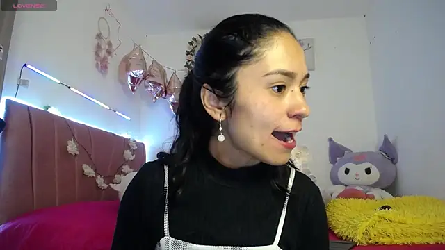 Liahdiaz  online show from March 30, 2:07 pm