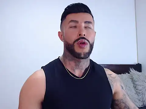 andrea de lucaa online show from October 8, 4:21 am