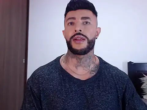 andrea de lucaa online show from October 18, 4:26 am