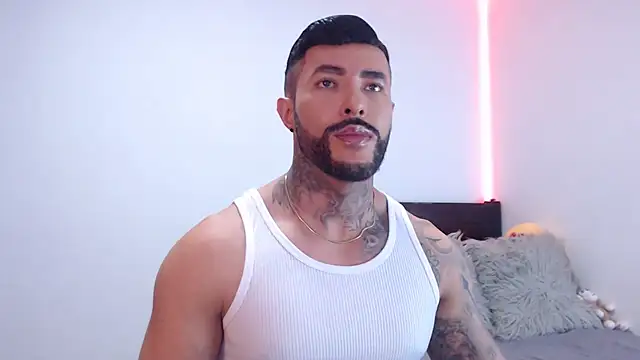 andrea de lucaa online show from November 5, 2:55 am