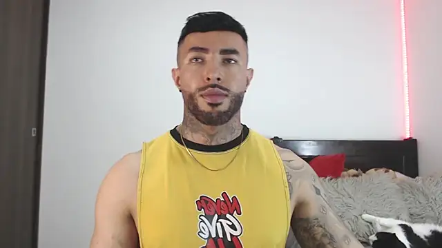 andrea de lucaa online show from March 9, 3:21 am