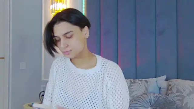 VioletAsh online show from October 6, 4:32 am