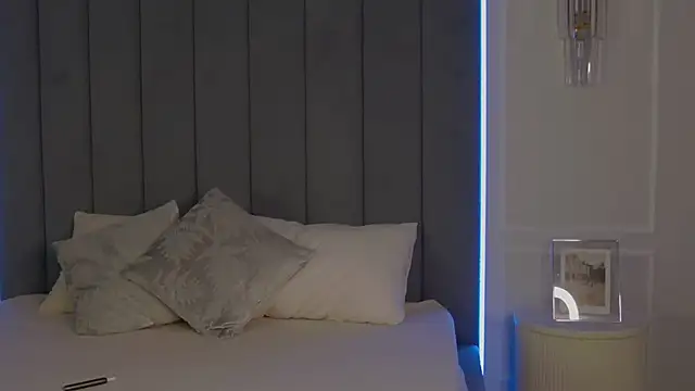 VioletAsh online show from March 31, 4:24 am