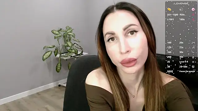 Ella Sea online show from November 18, 6:51 am