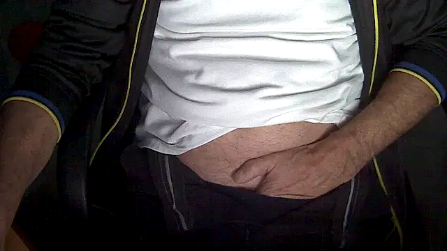 velikifant7 online show from February 2, 5:17 am