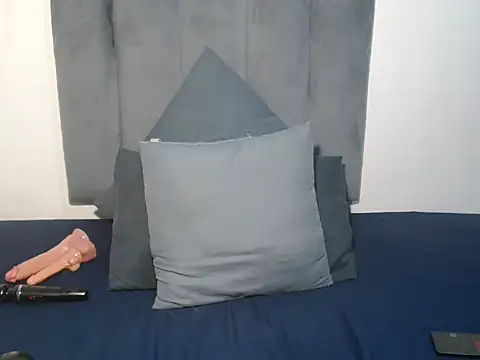 GorillaGripCunt77 online show from November 27, 7:43 am